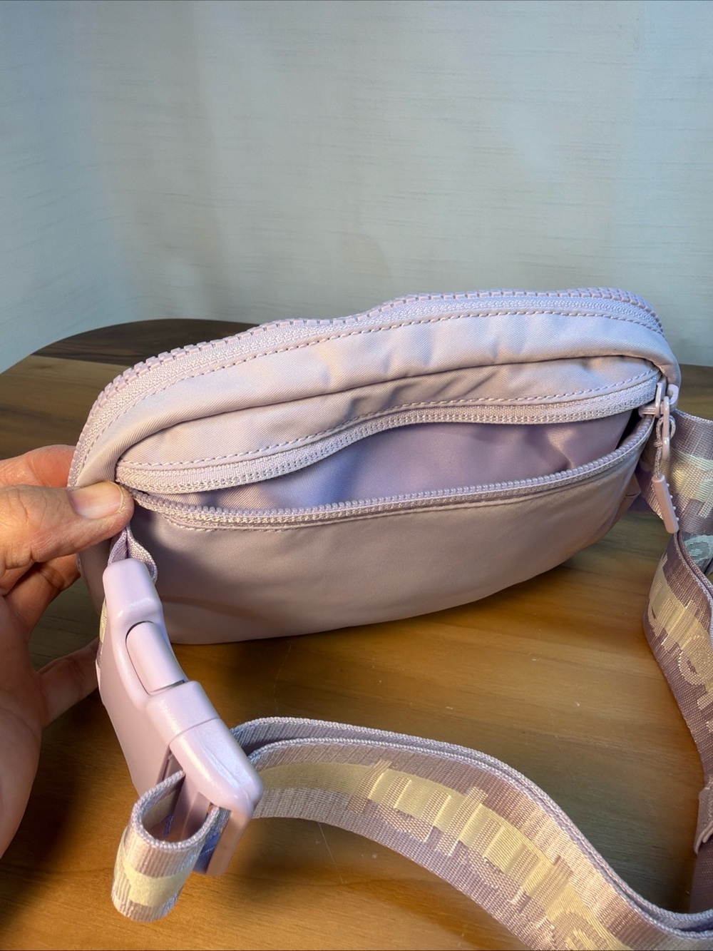 LULULEMON Everywhere Lilac Nylon Belt Fanny Pack RN106259 1L. ZIP UP LOGO - Picture 2 of 13